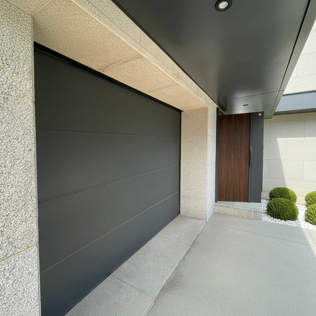 Издржљива гаражна врата дизајнирана за дуготрајну употребу